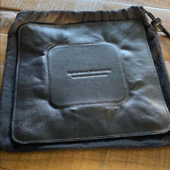 Elisabeth Weinstock Travel Valet